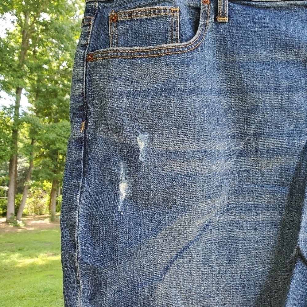 UNIVERSAL THREAD NWT distressed denim boyfriend shorts - Picture 2 of 7
